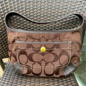 Vintage 2000’s brown Coach hobo shoulder purse